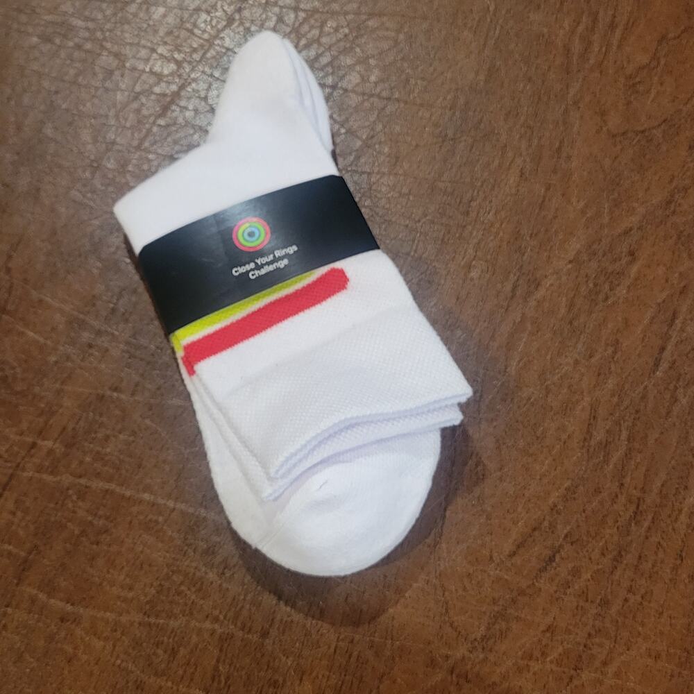 Apple Employee 2024 Close Your Rings Challenge Socks Adult Small New